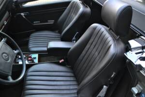 Image 5/79 de Mercedes-Benz 560 SL (1988)