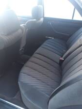 Image 7/39 of Mercedes-Benz 260 SE (1988)