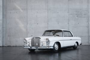 Afbeelding 6/50 van Mercedes-Benz 300 SE (1963)