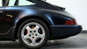 Imagen 18/26 de Porsche 911 Carrera 4 (1992)