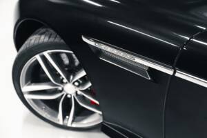 Image 13/38 of Aston Martin Virage (2012)