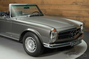 Afbeelding 2/8 van Mercedes-Benz 280 SL (1968)