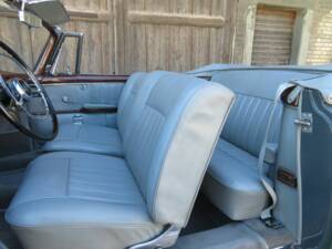 Image 8/25 of Mercedes-Benz 220 S Cabriolet (1957)