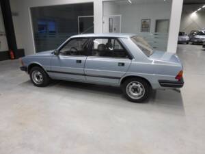 Bild 7/24 von Peugeot 305 (1986)