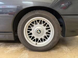 Bild 13/18 von BMW 850i (1990)