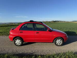 Image 2/9 of Mazda 121 1.3 (1994)