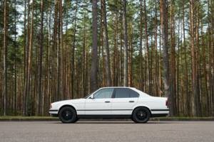 Image 4/55 of BMW 525ix (1993)