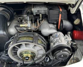 Imagen 16/18 de Porsche 911 Carrera 3.2 (WTL) (1985)