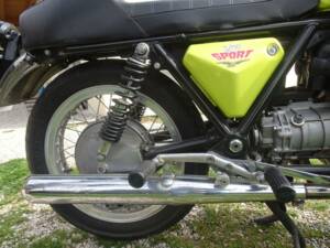 Image 21/25 of Moto Guzzi V 7 Sport (1973)