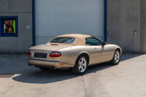 Image 20/91 de Jaguar XK8 4.0 (2000)