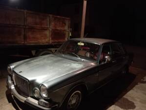 Image 5/26 de Volvo 164 (1971)
