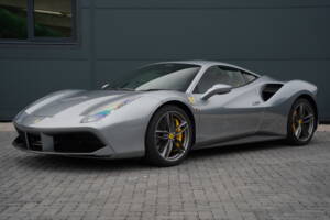 Image 4/50 de Ferrari 488 GTB (2019)