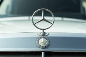 Image 16/45 of Mercedes-Benz 190 E (1987)