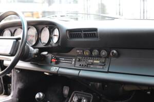 Image 22/43 of Porsche 911 Carrera 3.2 (1985)