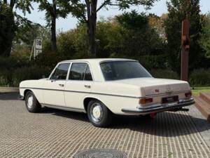 Image 10/54 de Mercedes-Benz 280 SE 3,5 (1970)