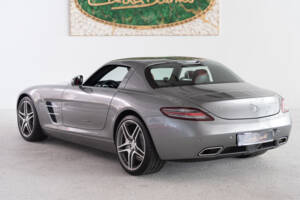 Imagen 7/56 de Mercedes-Benz SLS AMG (2011)