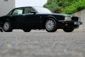 Image 9/77 de Jaguar XJ 40 (XJ-R) (1993)