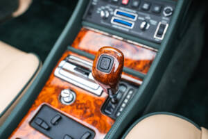 Bild 26/39 von Bentley Azure (1995)