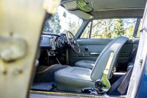 Image 48/62 of Aston Martin DB 6 (1967)