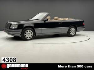 Image 1/15 of Mercedes-Benz E 320 (1995)