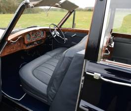 Image 45/50 of Rolls-Royce Phantom V (1961)