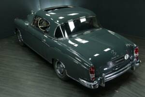 Bild 44/49 von Mercedes-Benz 220 SE (1960)