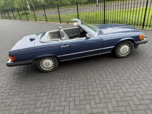 Image 10/46 de Mercedes-Benz 560 SL (1986)