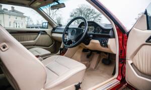 Immagine 4/47 di Mercedes-Benz E 220 (1995)