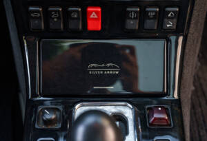 Image 23/33 of Mercedes-Benz SL 600 (2002)