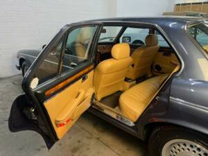 Image 14/22 of Jaguar XJ 12 (1988)