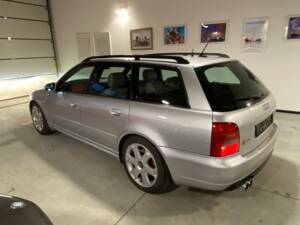 Bild 15/64 von Audi S4 Avant (2000)