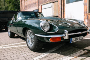 Image 9/63 of Jaguar E-Type (1969)