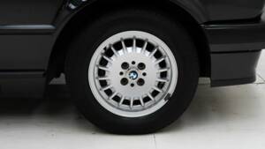 Bild 12/15 von BMW 318i (1992)