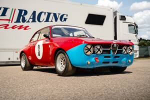 Imagen 4/81 de Alfa Romeo 1750 GT Veloce (1968)