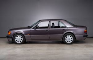 Bild 4/38 von Mercedes-Benz 500 E (1992)