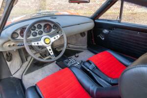 Image 16/50 de Ferrari Dino 246 GT (1970)
