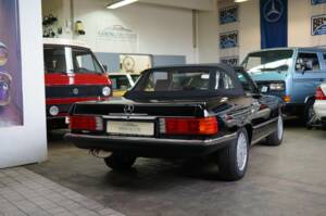 Image 11/38 de Mercedes-Benz 560 SL (1987)
