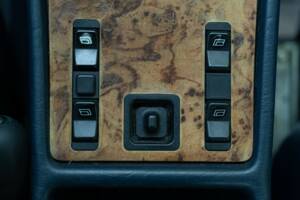 Afbeelding 40/50 van Mercedes-Benz 380 SEC (1982)