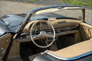 Image 16/38 of Mercedes-Benz 300 SL Roadster (1961)