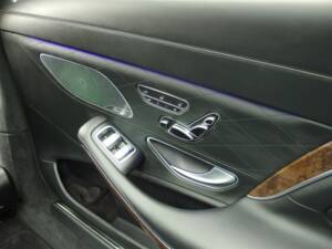 Bild 41/99 von Mercedes-Benz Maybach S 500 (2015)