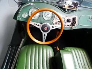 Image 27/40 of MG TD Midget (1953)