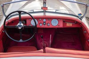 Image 14/20 of Jaguar XK 120 OTS (1950)