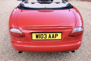 Image 24/50 de Jaguar XKR (2000)