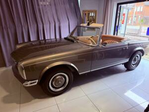 Image 12/36 of Mercedes-Benz 230 SL (1966)