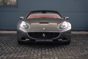 Image 7/50 of Ferrari California (2009)