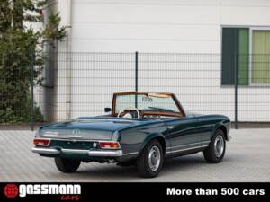 Image 10/15 of Mercedes-Benz 280 SL (1968)