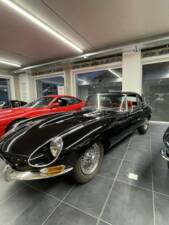Afbeelding 15/34 van Jaguar E-Type (1968)