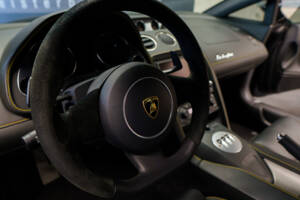 Image 14/15 of Lamborghini Gallardo LP 560-4 Spyder (2012)