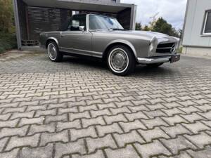 Image 15/36 of Mercedes-Benz 280 SL (1968)