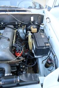 Image 45/50 of Mercedes-Benz 220 b (1965)